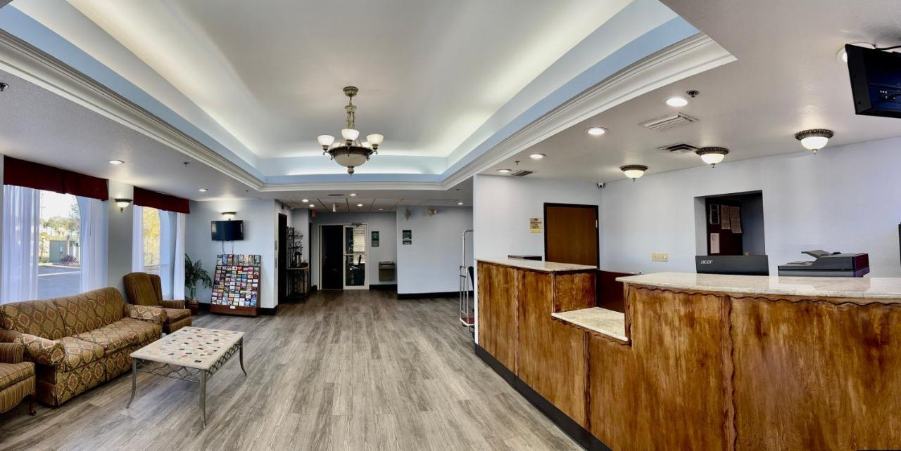 Ruskin Inn Tampa-Sun City Center Buitenkant foto