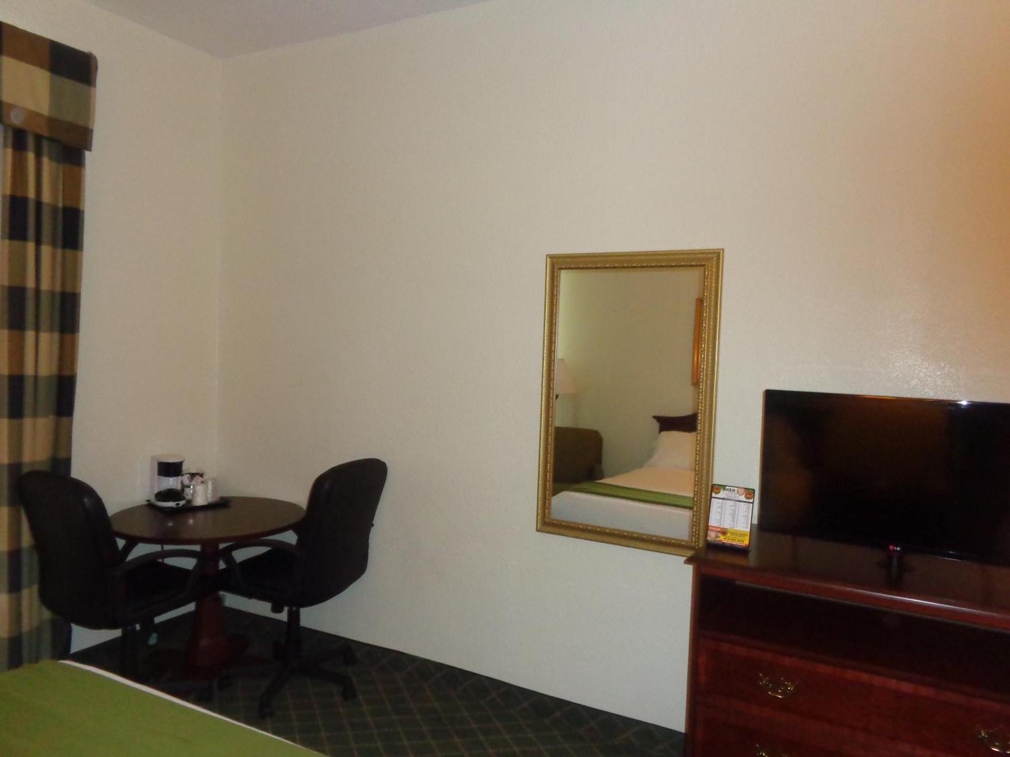 Ruskin Inn Tampa-Sun City Center Buitenkant foto