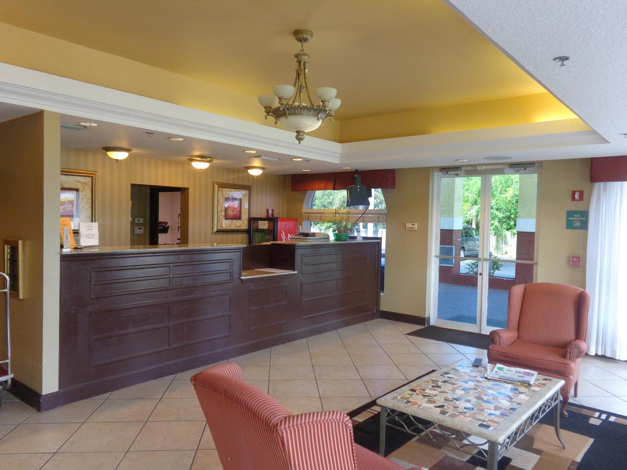 Ruskin Inn Tampa-Sun City Center Buitenkant foto