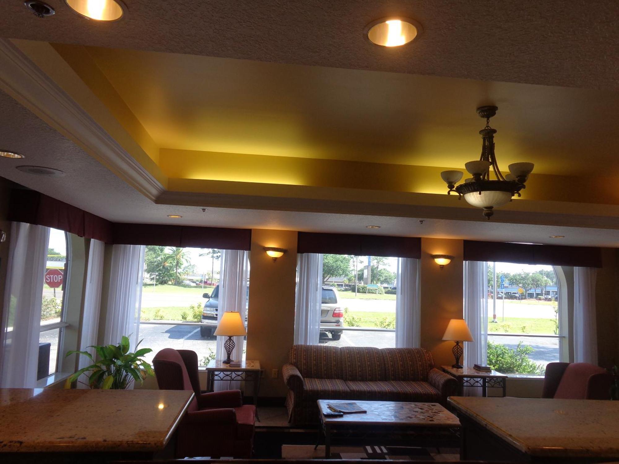 Ruskin Inn Tampa-Sun City Center Buitenkant foto