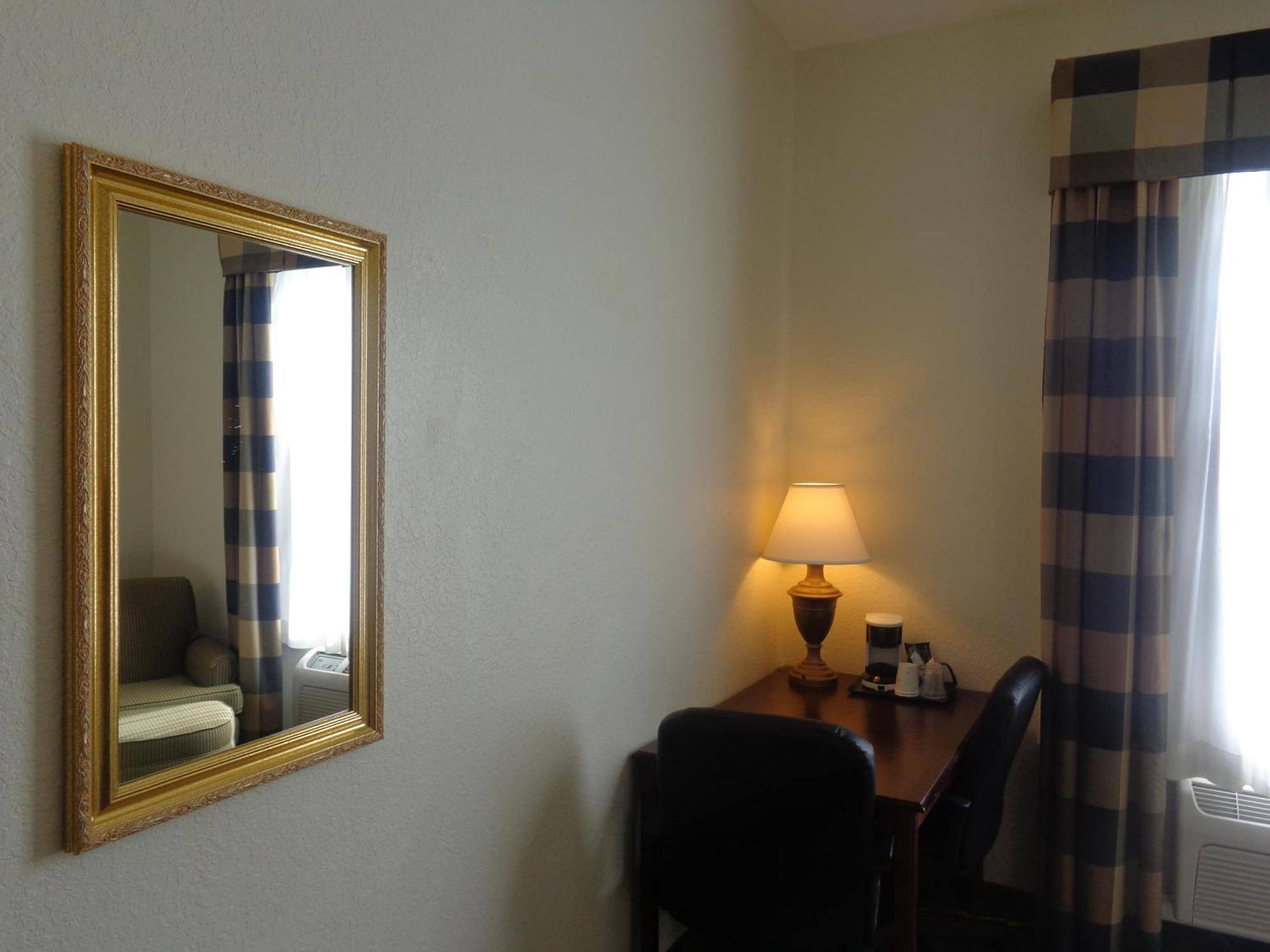 Ruskin Inn Tampa-Sun City Center Buitenkant foto