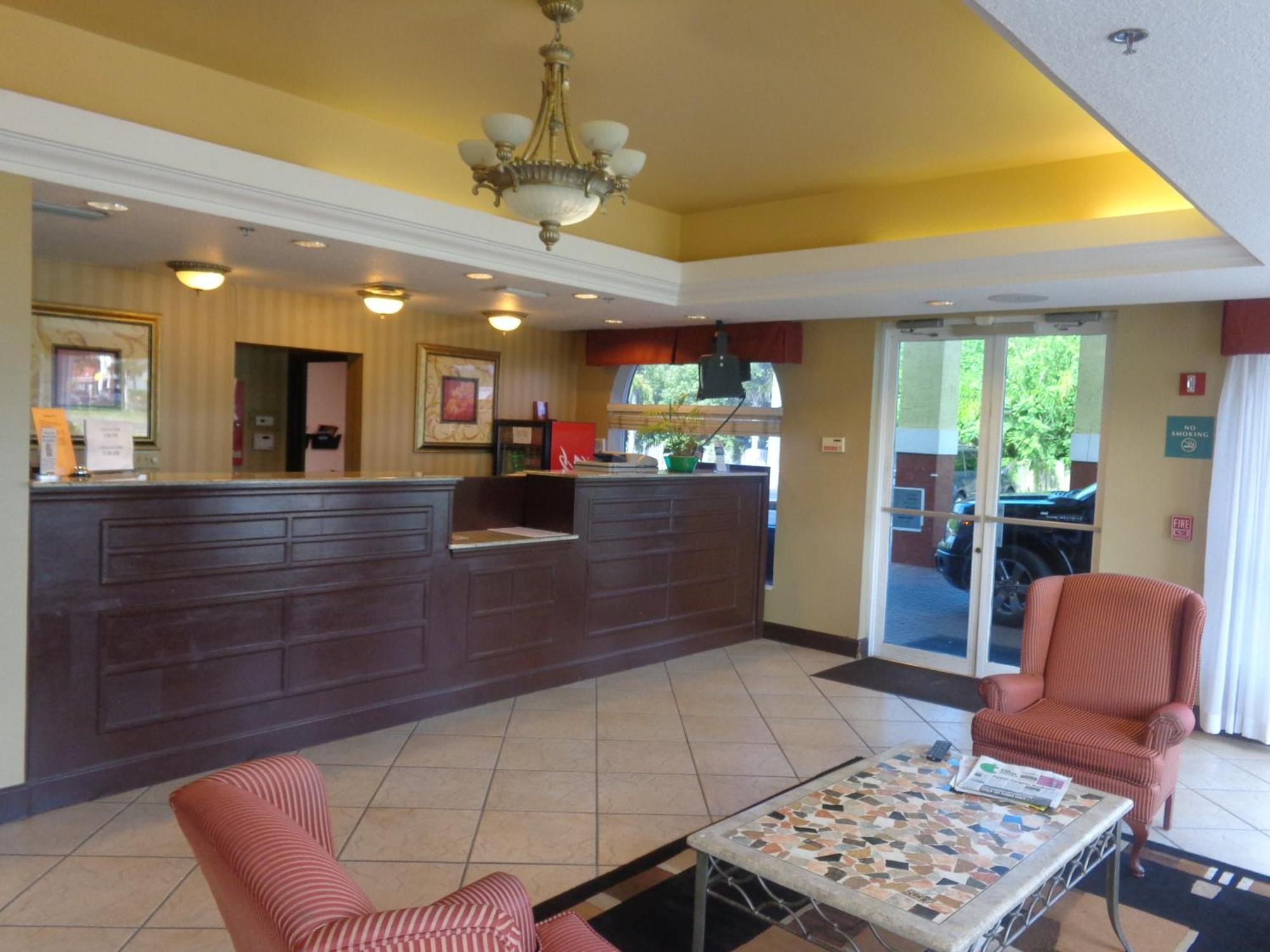 Ruskin Inn Tampa-Sun City Center Buitenkant foto