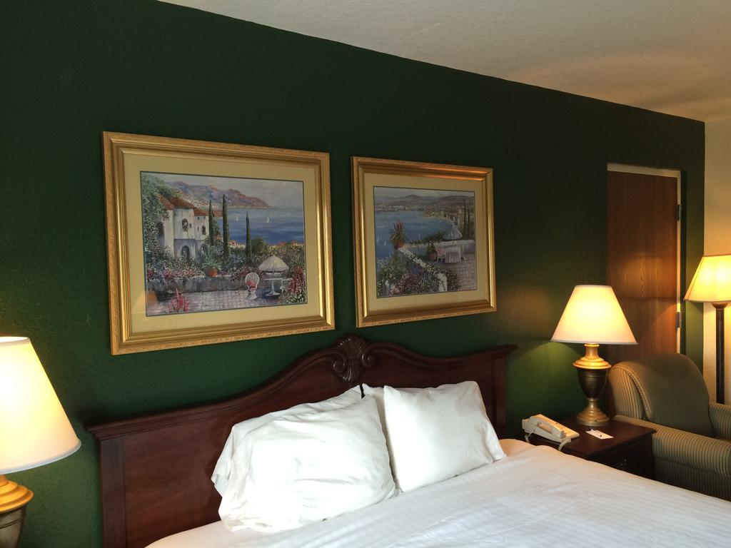Ruskin Inn Tampa-Sun City Center Buitenkant foto