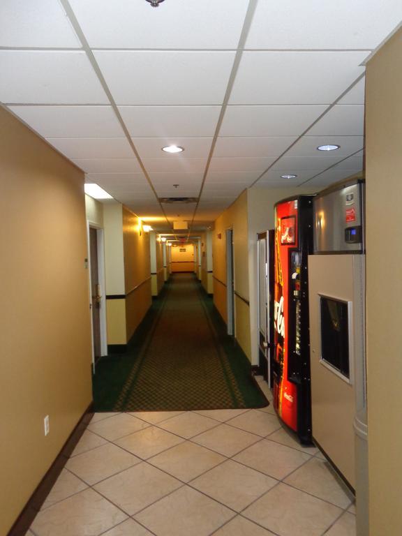 Ruskin Inn Tampa-Sun City Center Buitenkant foto